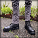 VST 12 Eyelet Zip Boot (Black) 